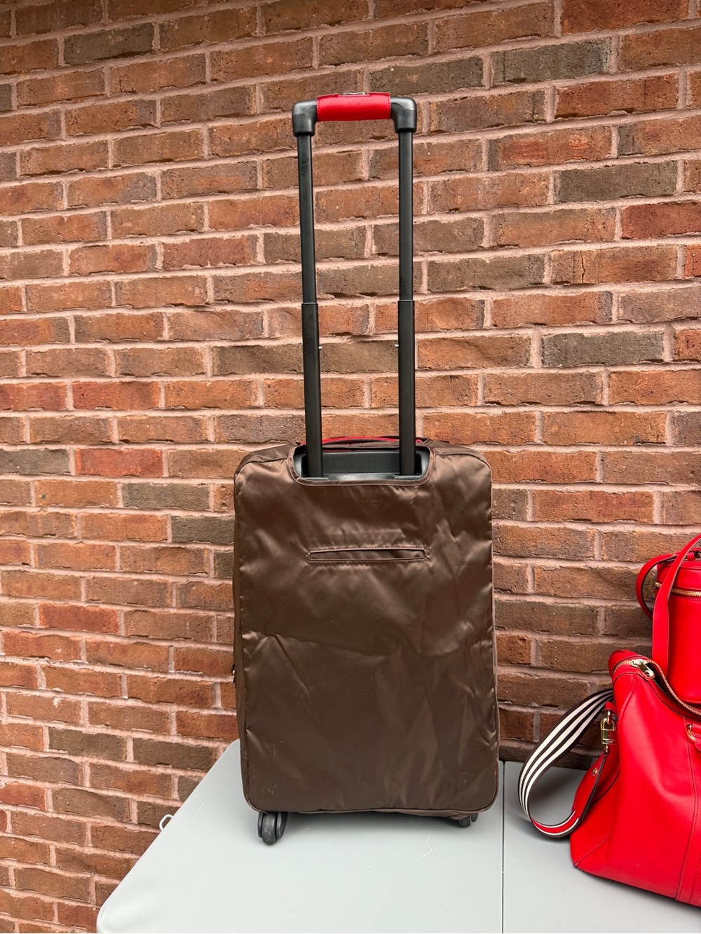 Henri Bendel New York Red Spinner Carry-On Suitcase Luggage - Picture 13 of 13
